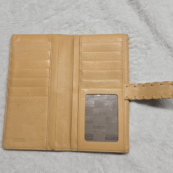 Michael kors vintage leather wallet - Picture 3 of 12